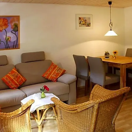 In Near Triberg Falls, Cleaning Included Apartamento *