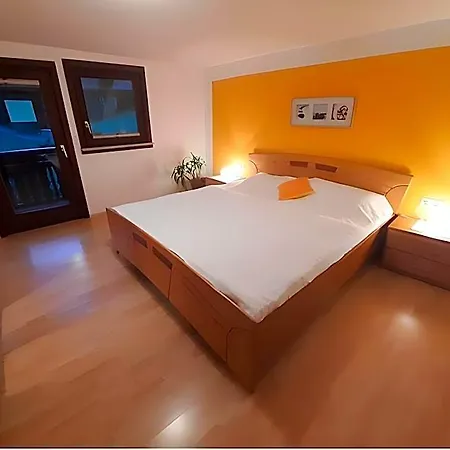 In Near Triberg Falls, Cleaning Included Apartamento